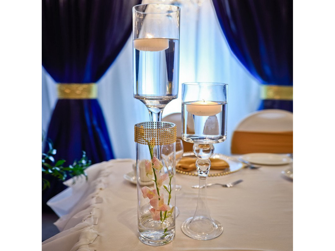 Clear raised cylinder vase