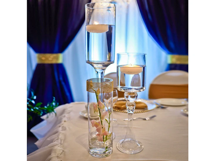 Clear raised cylinder vase