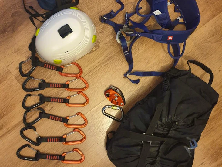 Climbing equipment - outdoor lead rock climbing 🧗♂️