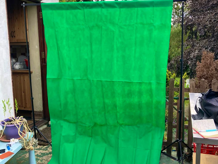 Cloth green screen with standing frame