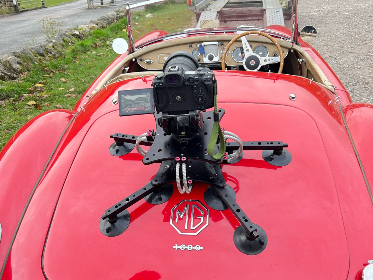 Cloud mount – camera vibration isolator system