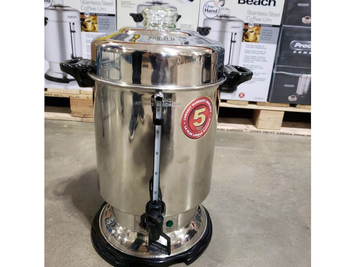Coffee urn