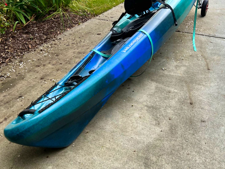 Comfortable tandem kayak
