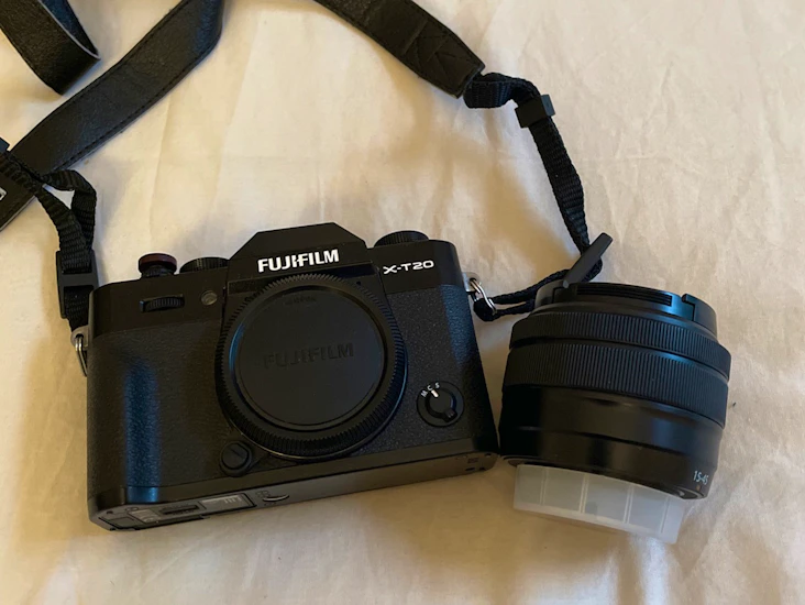 Fujifilm x-t20 + 15-45mm lens