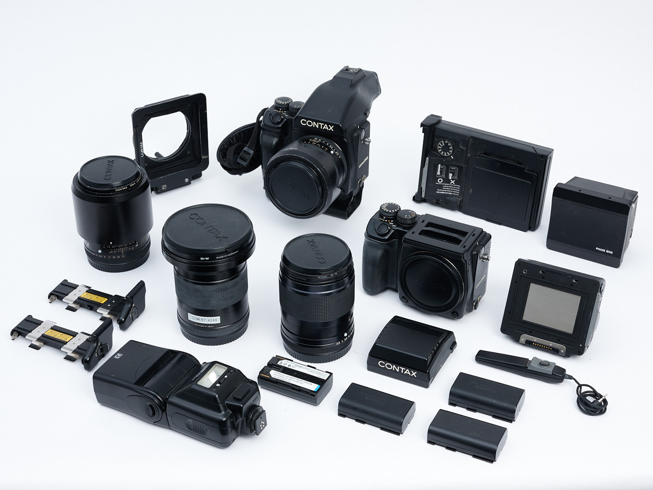 Contax 645 kit, film, polaroid & digital back