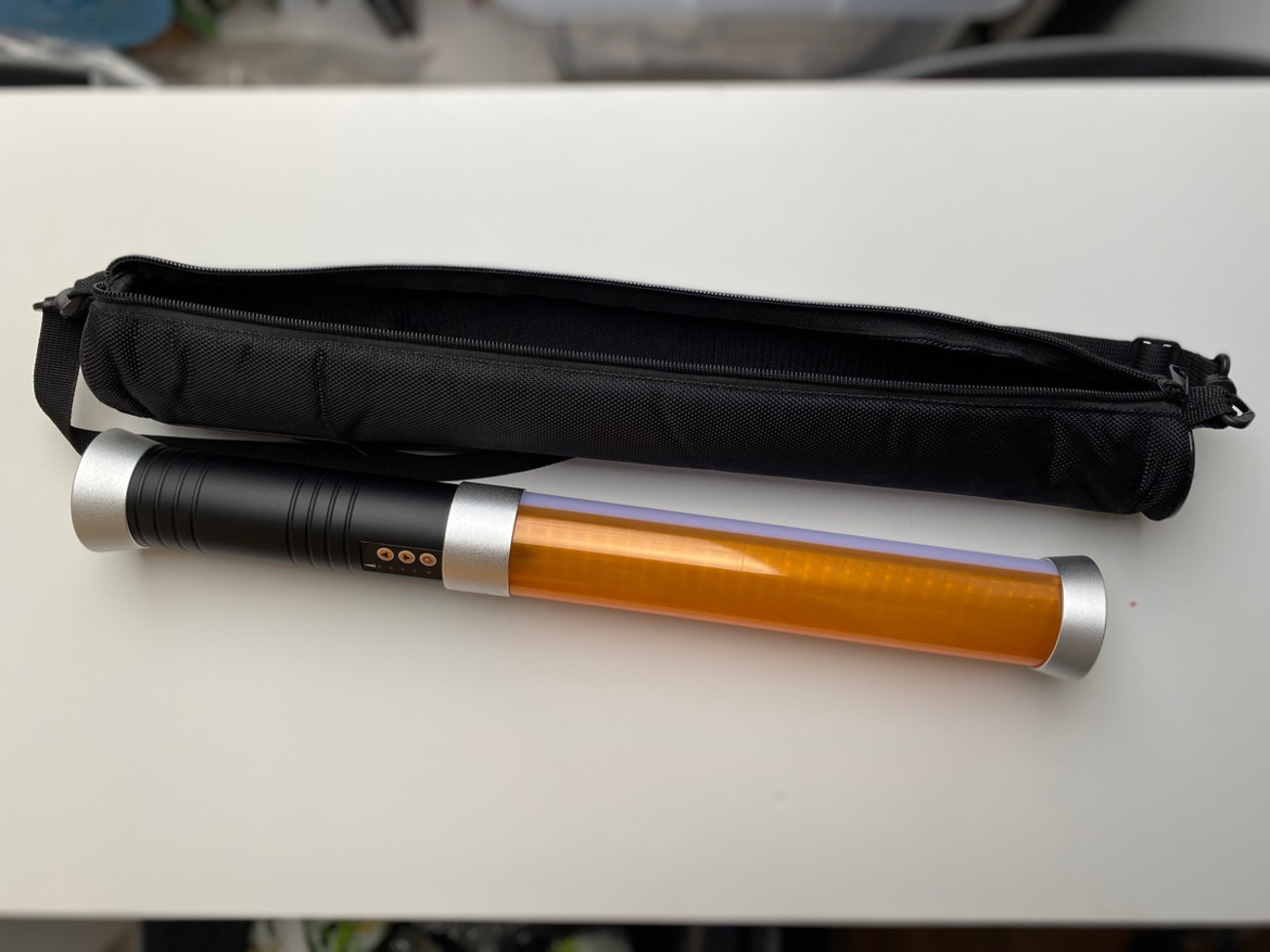 Continiuous lighting wand