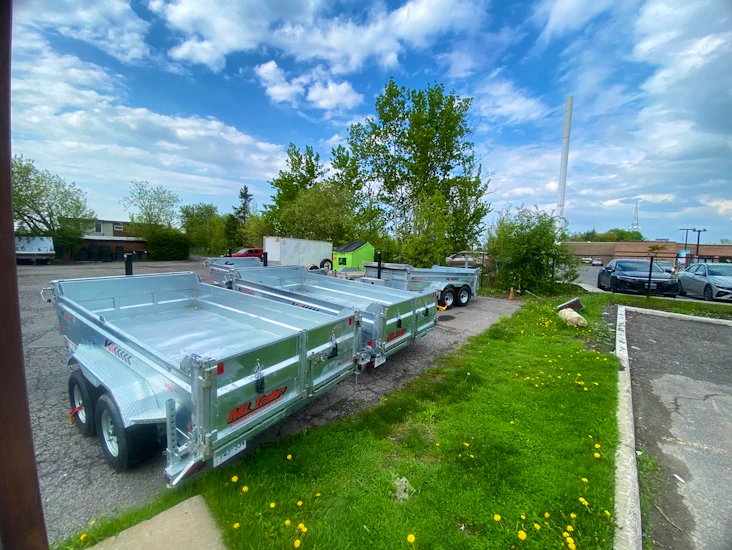 Convenient dump trailer rentals 613.410.4789