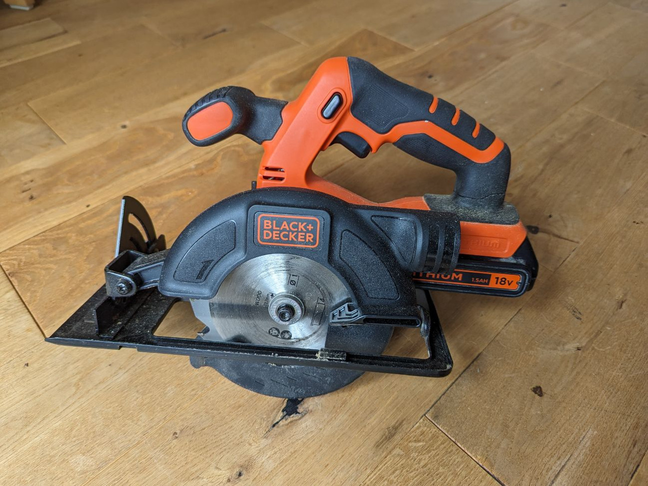 Cordless circular saw 140mm - black & decker
