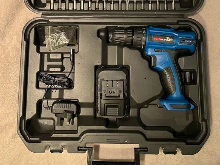 Cordless drill / driver (18v li-ion, 50 bits)