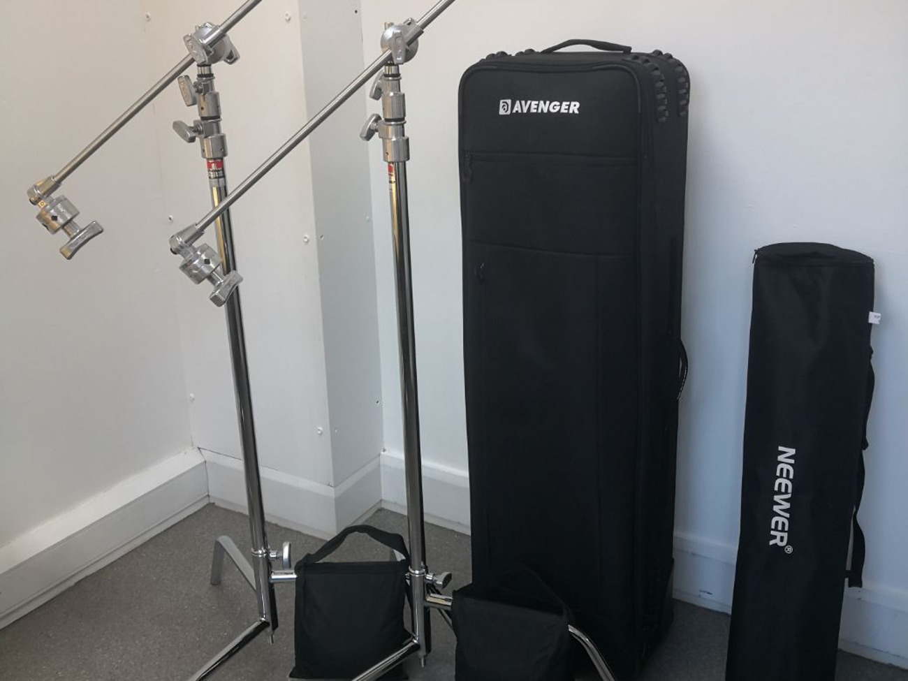 C-stand and softbox light diffusion kit - light dome type diffuser