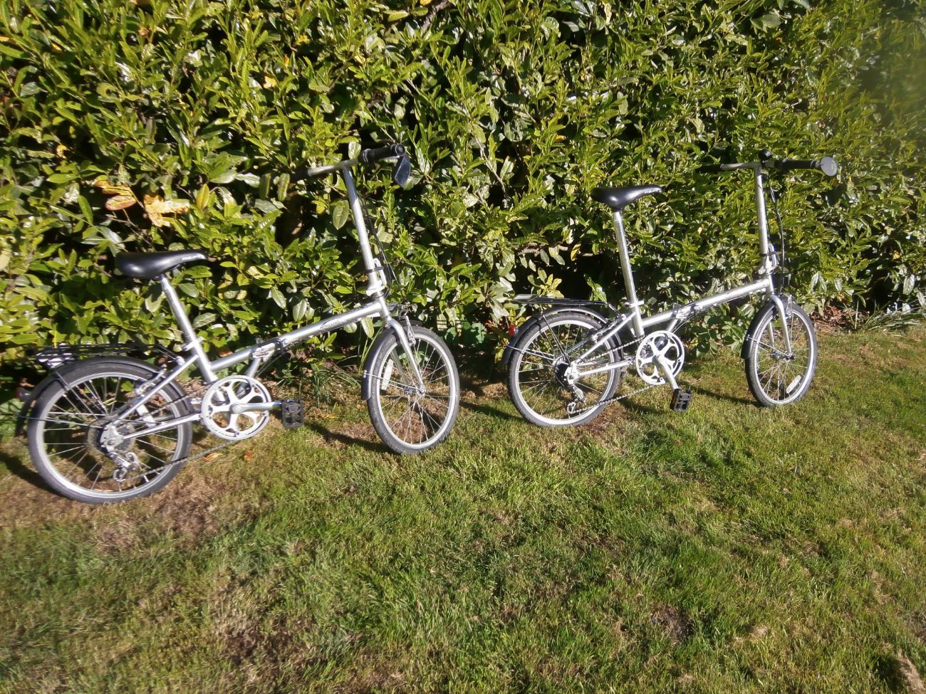 Dahon (phillips) lite hiten unisex folding bikes (pair)