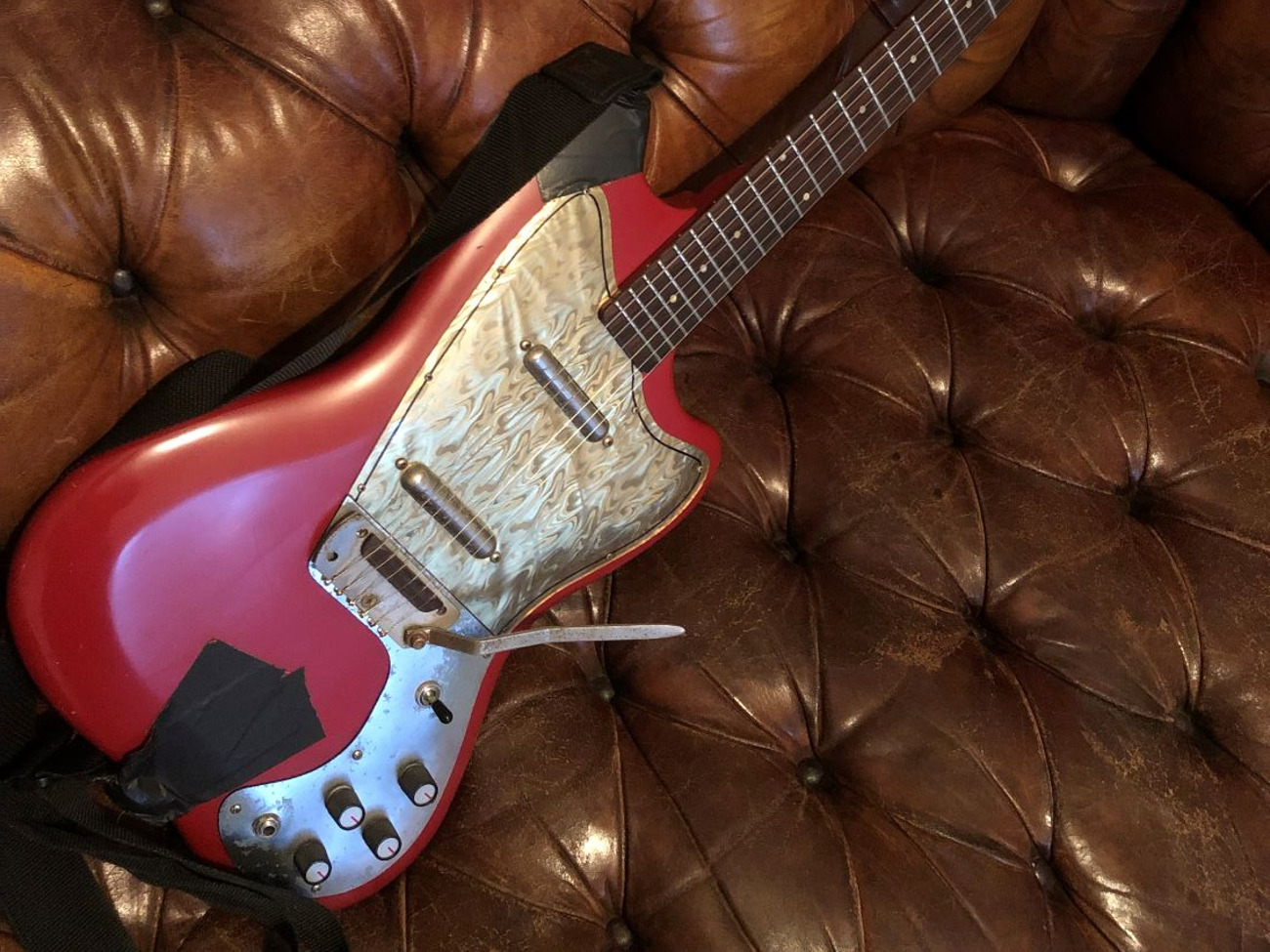 Danelectro dead on 67 electric guitar, owned by the vaccines
