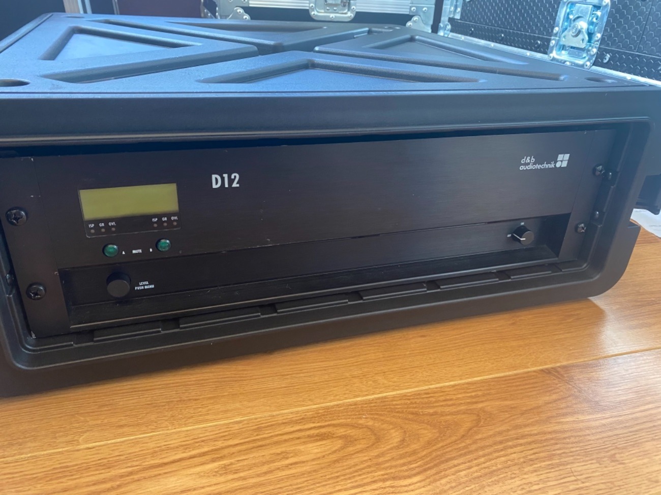 D&b audiotechnik d12 amplifier 