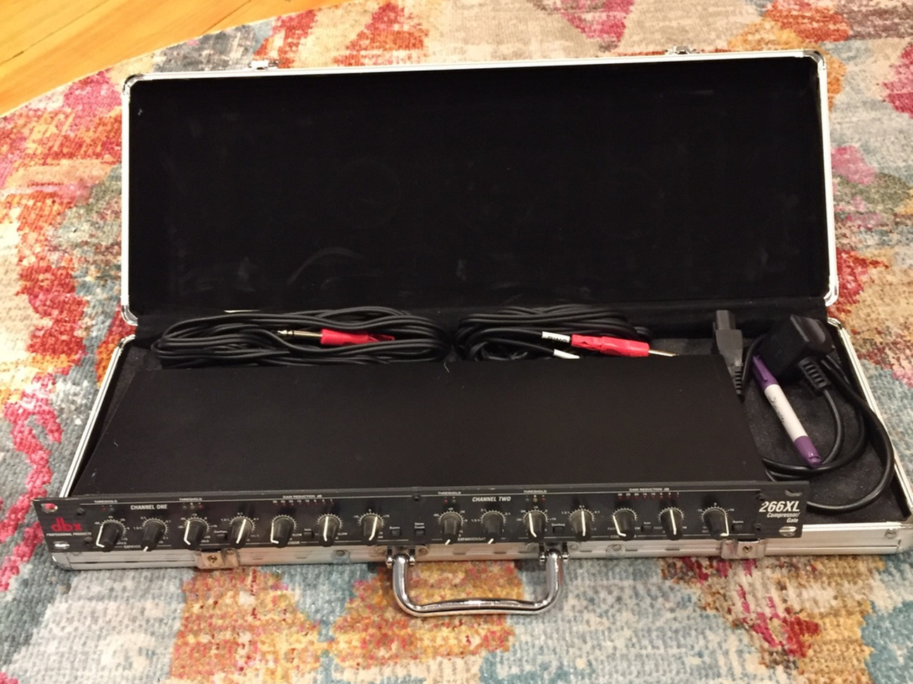 Dbx 266xl dual compressor/gate with insert cables