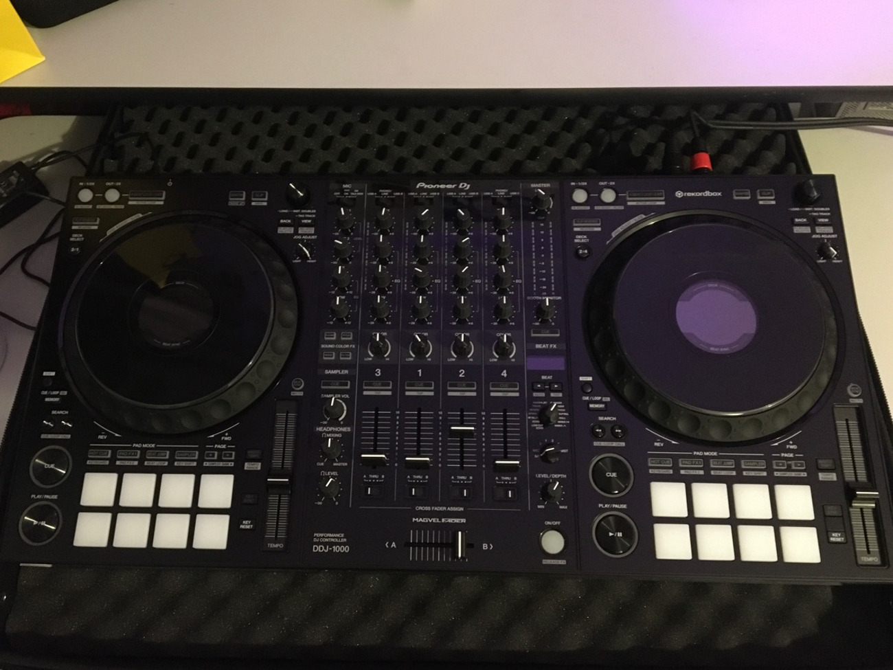 Ddj-1000 dj controller