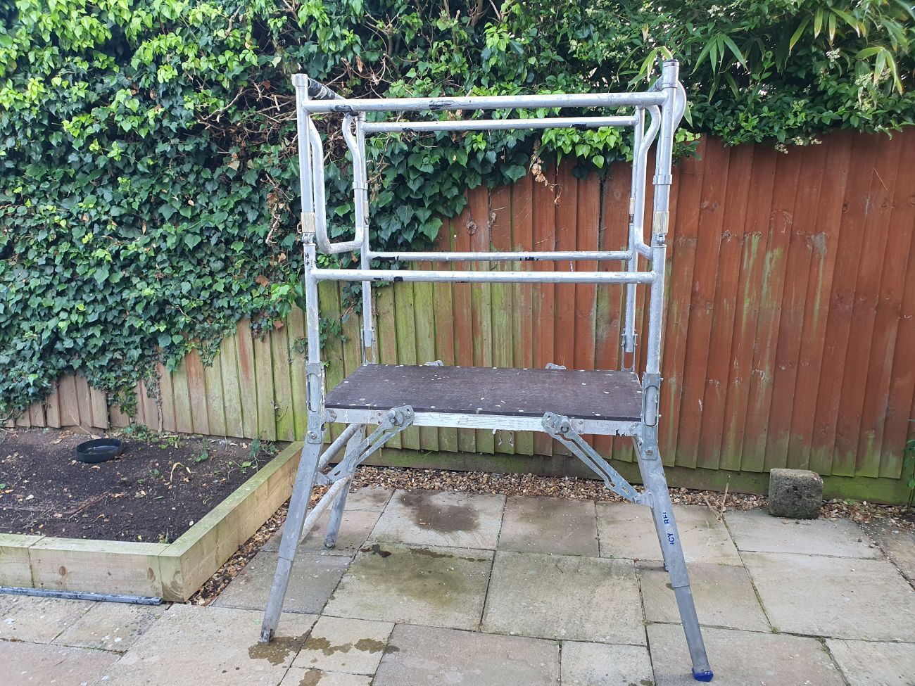 Rent Decorating platform scaffolding acces work platform from Iulian O Kingswood North Northamptonshire for 7 10 day