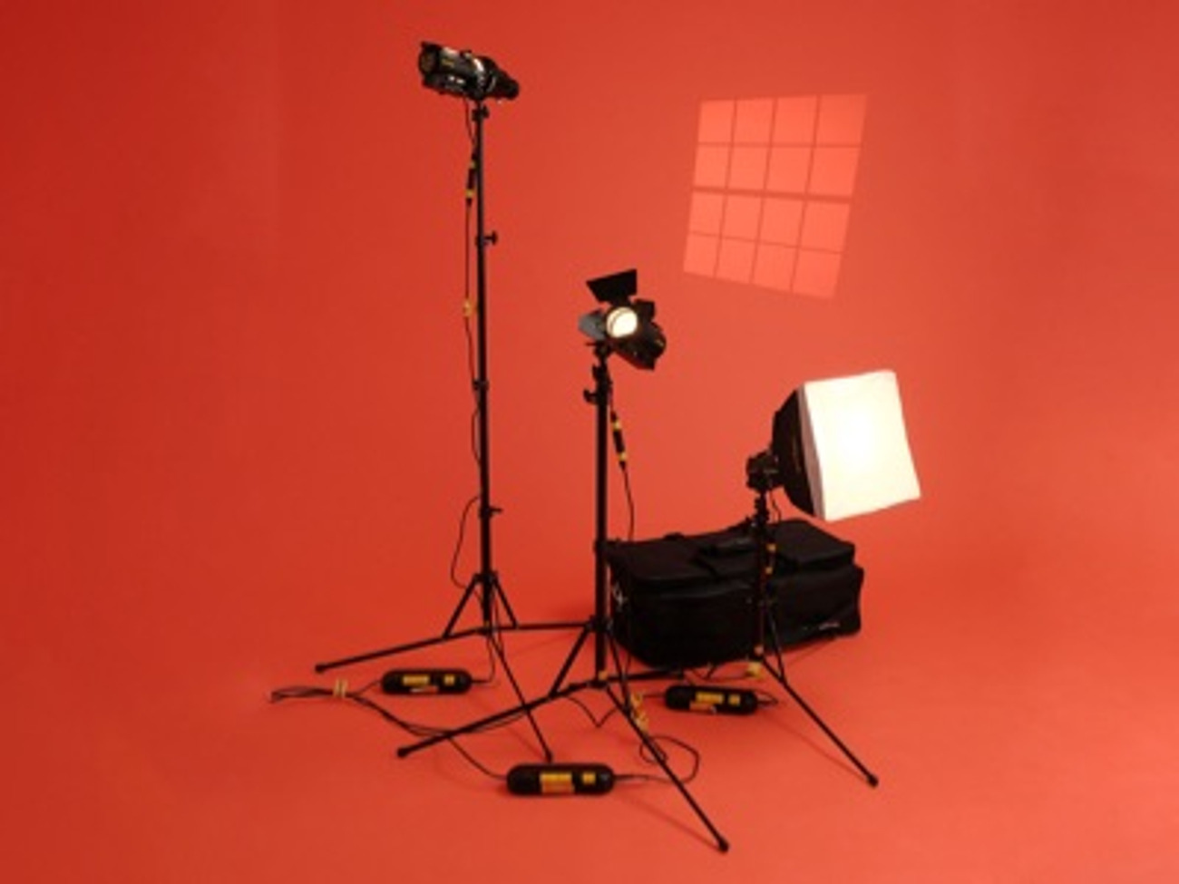 Dedolight classic dlh4 lighting kit with gobo projector