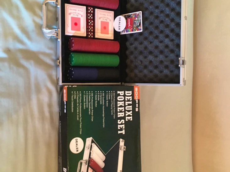 Deluxe poker set