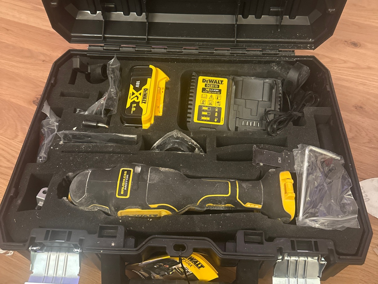 Dewalt brushless xr mulitool 5.0ah battery, case and bits 