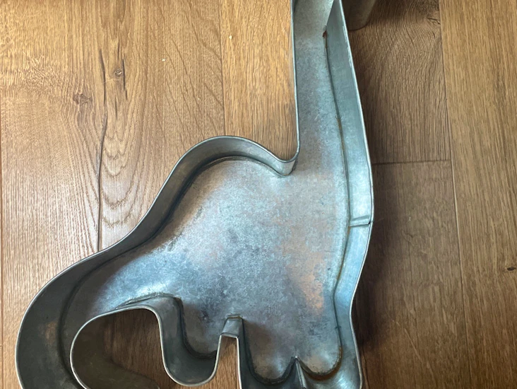 Dinosaur cake tin