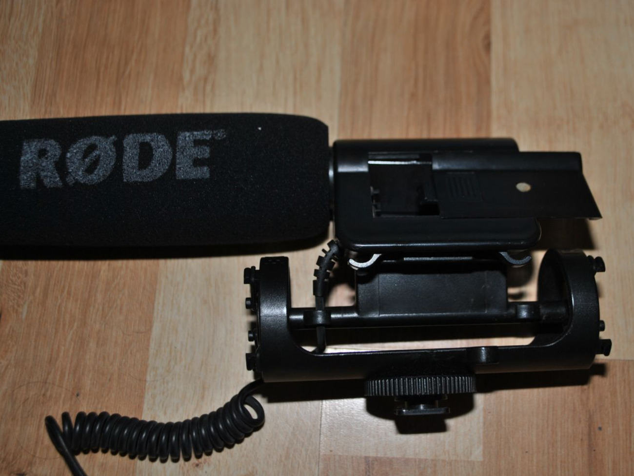 Directional condenser microphone-rode video mic (3.5mm plug)