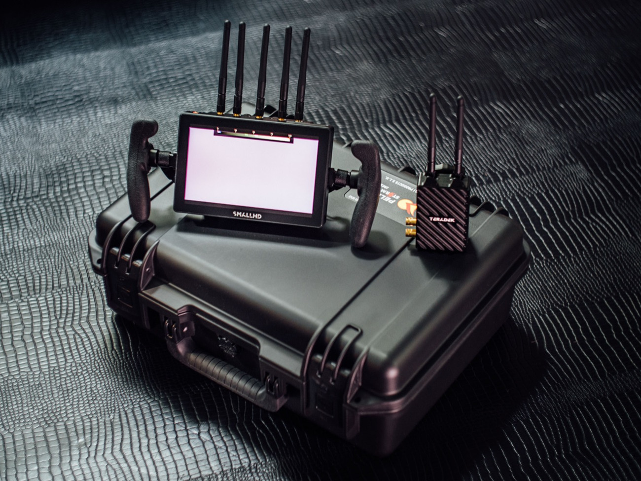 Director's monitor - teradek 4k lt & wireless smallhd cine 7