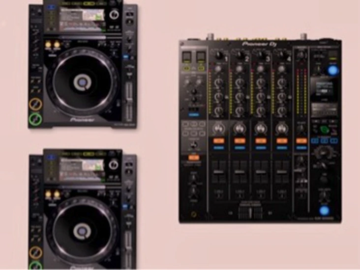 Dj set up pioneer djm-900nxs2 mixer + cdj-2000 nxs2 (pair)
