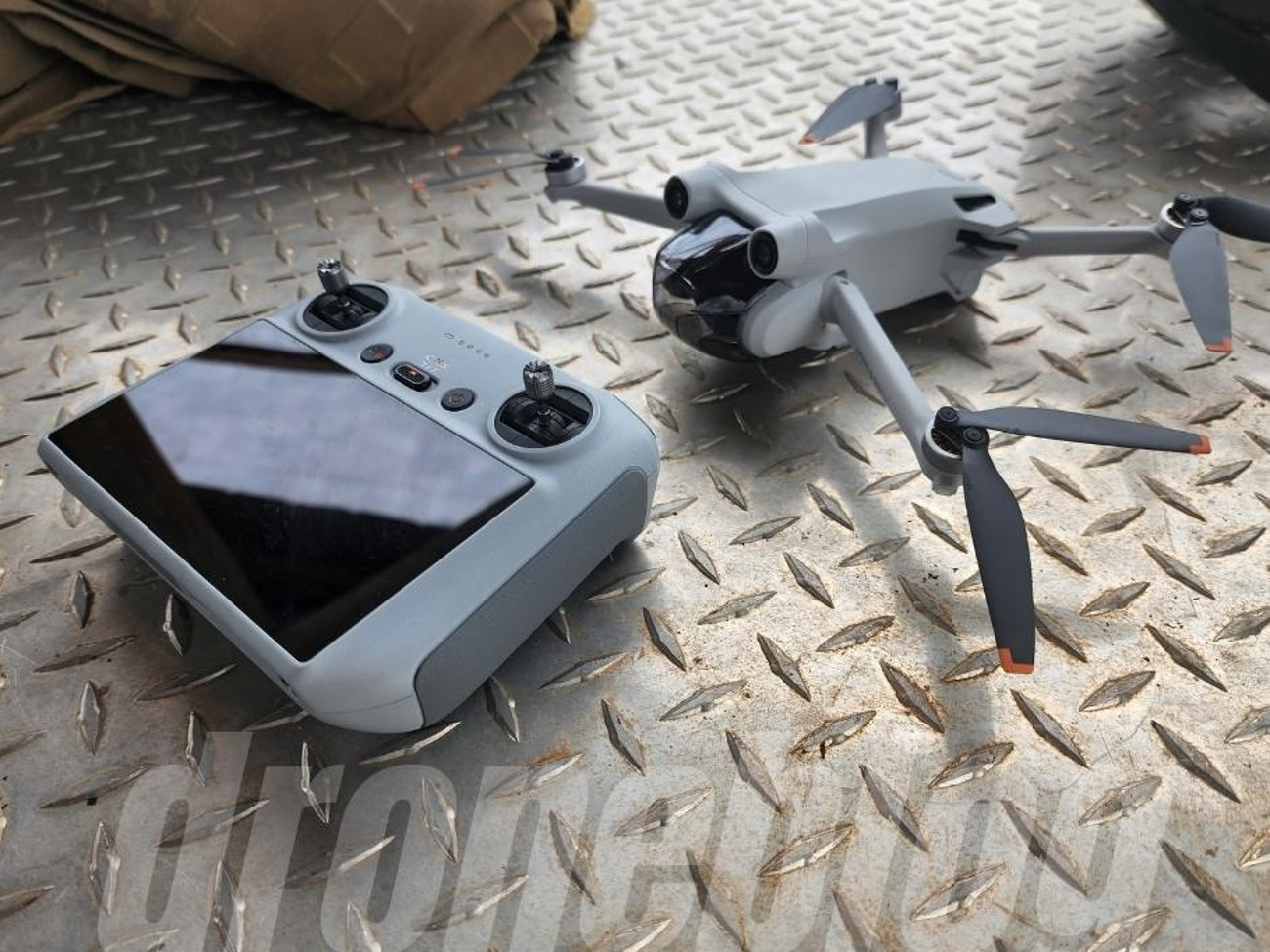 Dji drone mini 3 pro fly more combo + smart controller