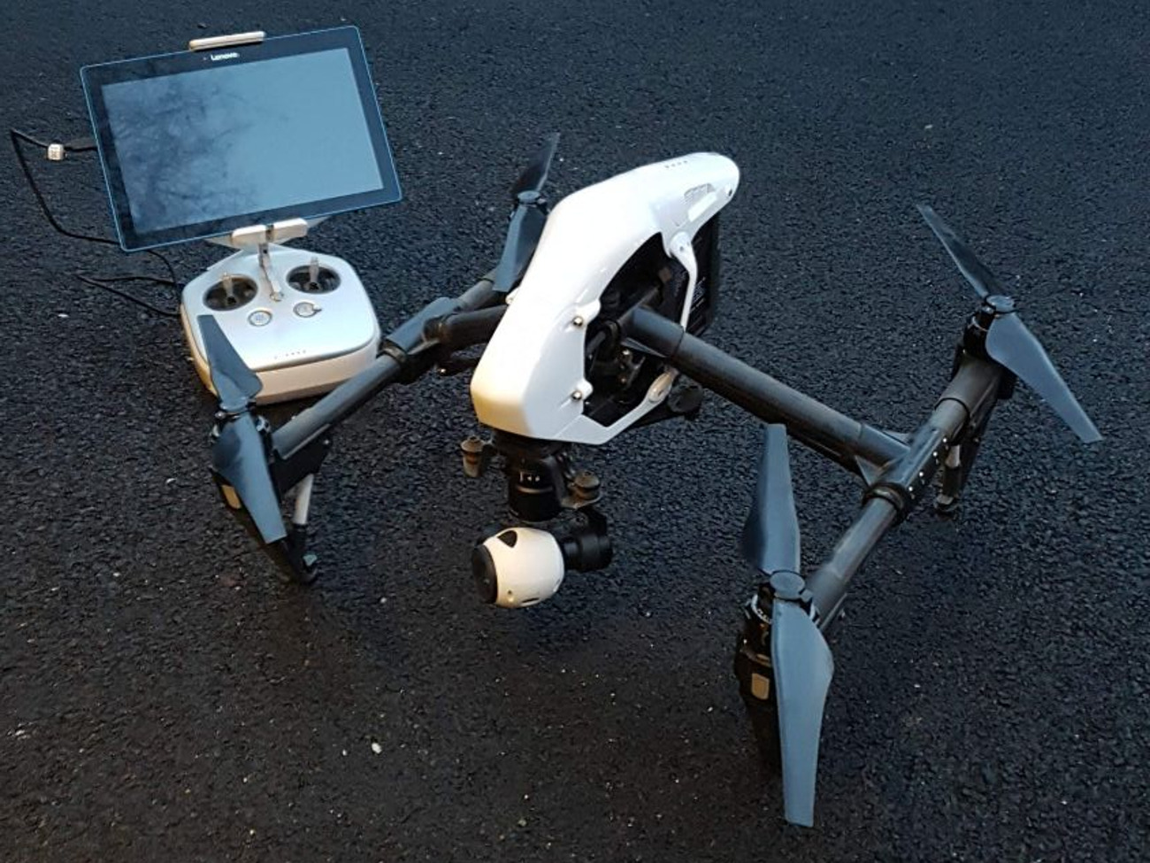 Dji inspire 1 drone - dual control & 3 batteries