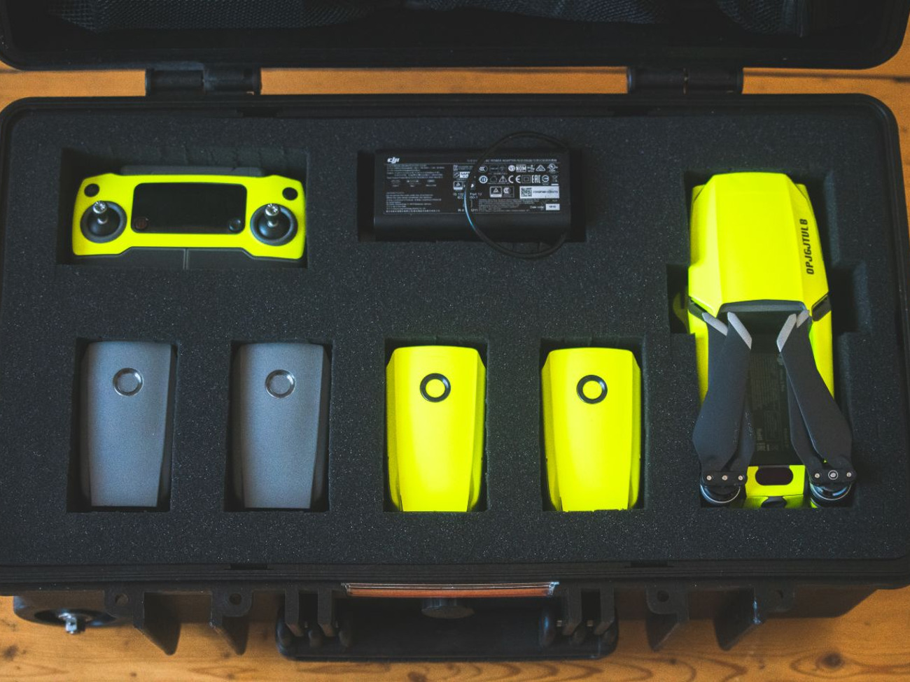 Dji mavic 2 pro drone - hi vis - 4x batteries - flight case