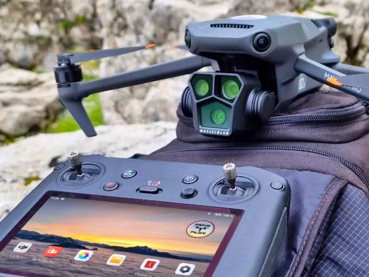 Dji mavic 3 pro / caa certified operator