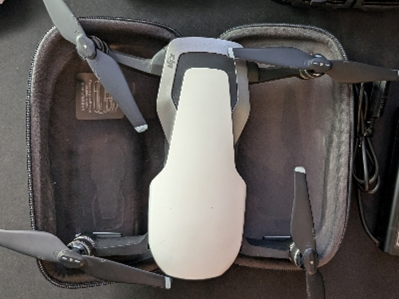 Dji mavic air + carry bag + extra battery