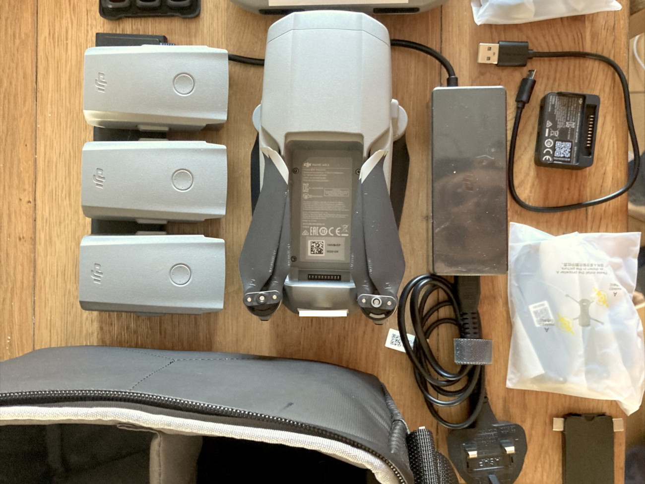 Dji mavic air 2 drone - fly more combo