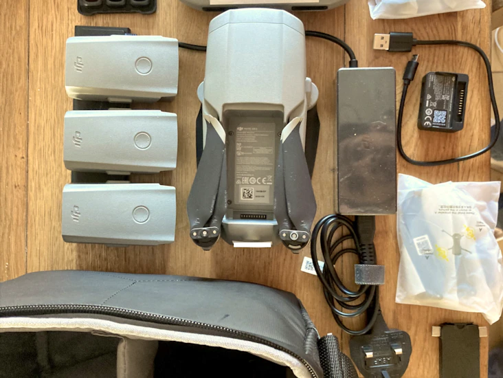 Dji mavic air 2 drone - fly more combo