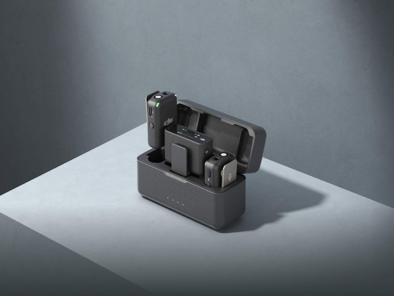 Dji mic - wireless microphone with two transmitters