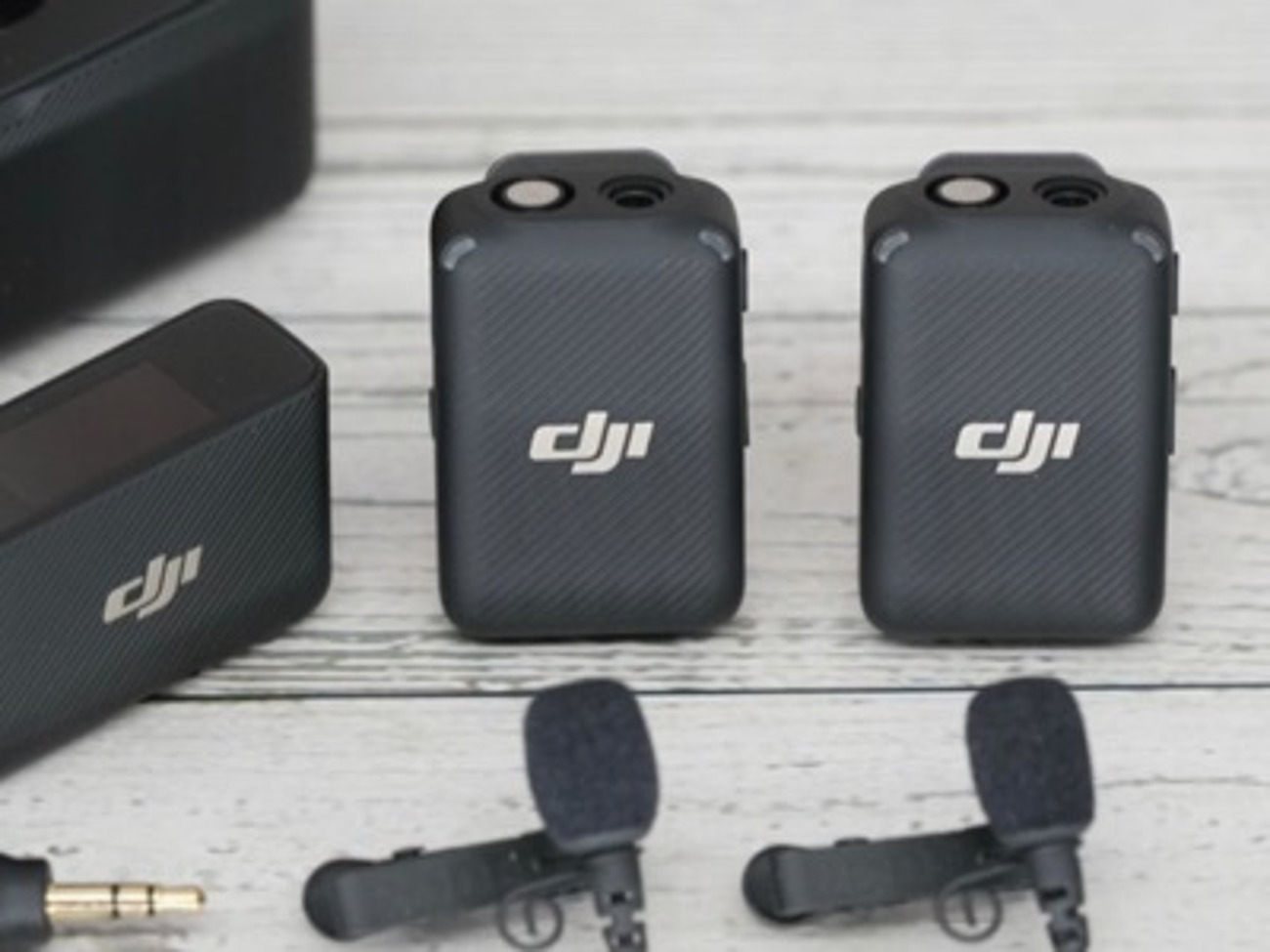 Dji mic (dji wireless microphone + 2 x lav mics)