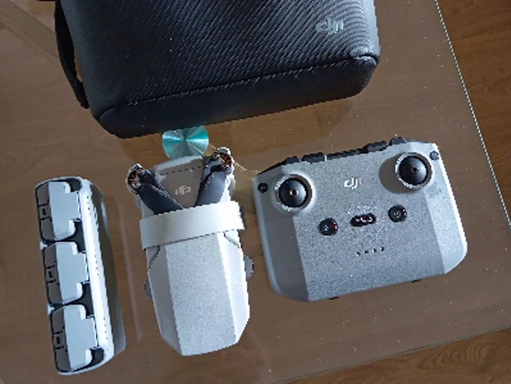 Dji mini 2 + 3 batteries, carry case, bundle ( winchester )