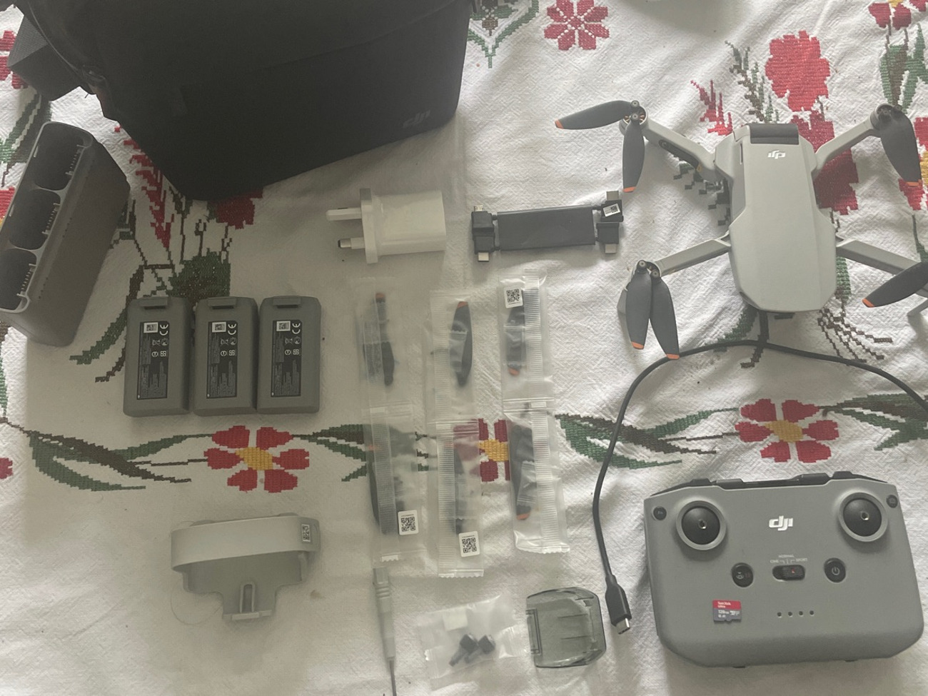 Dji mavric mini 2 se drone + combo (north london - tottenham) camera
