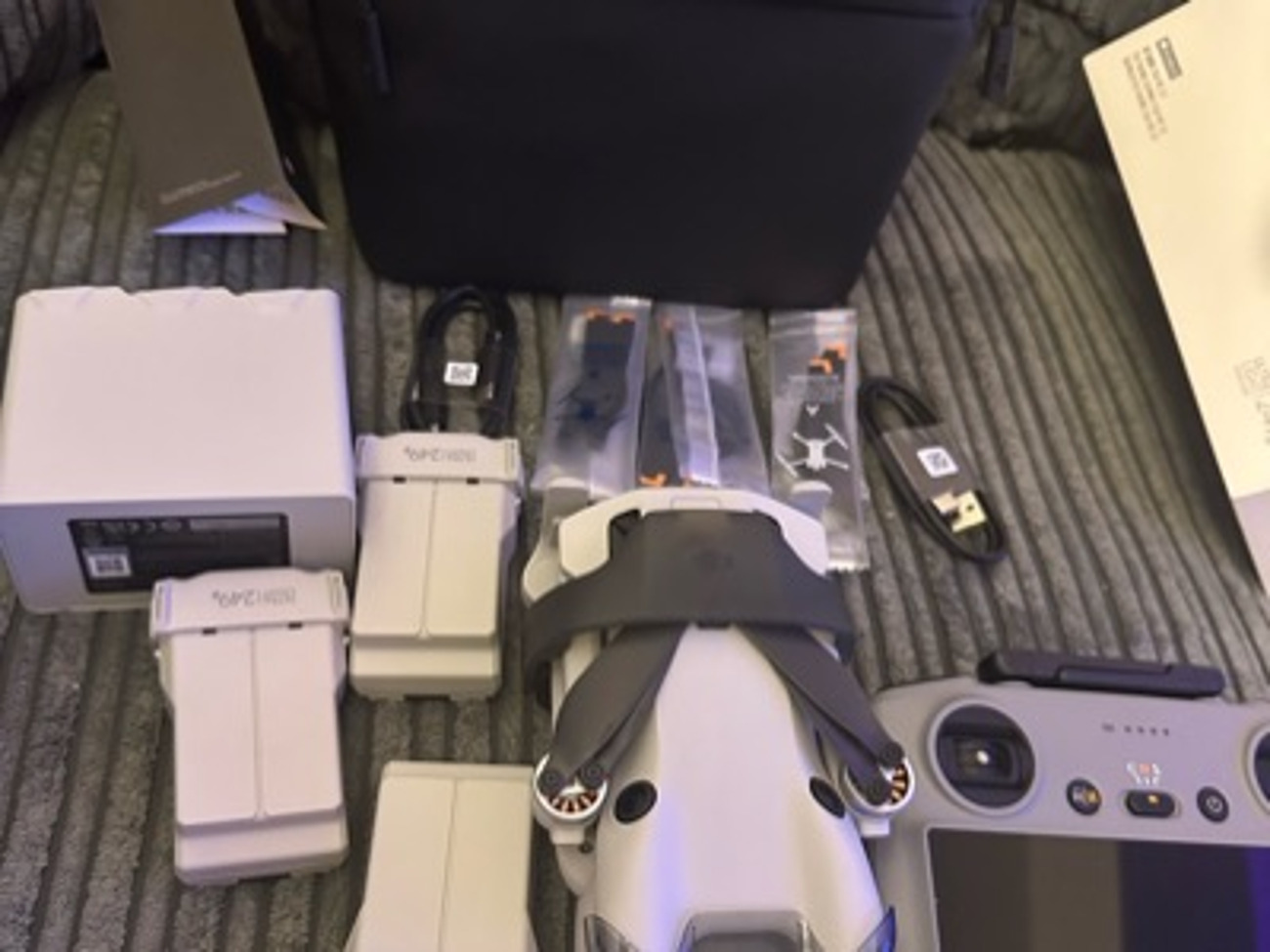 Dji mini 4 pro drone combo