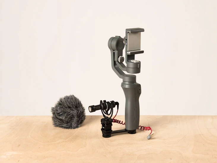 Dji osmo mobile 2 gimbal stabiliser with røde mic
