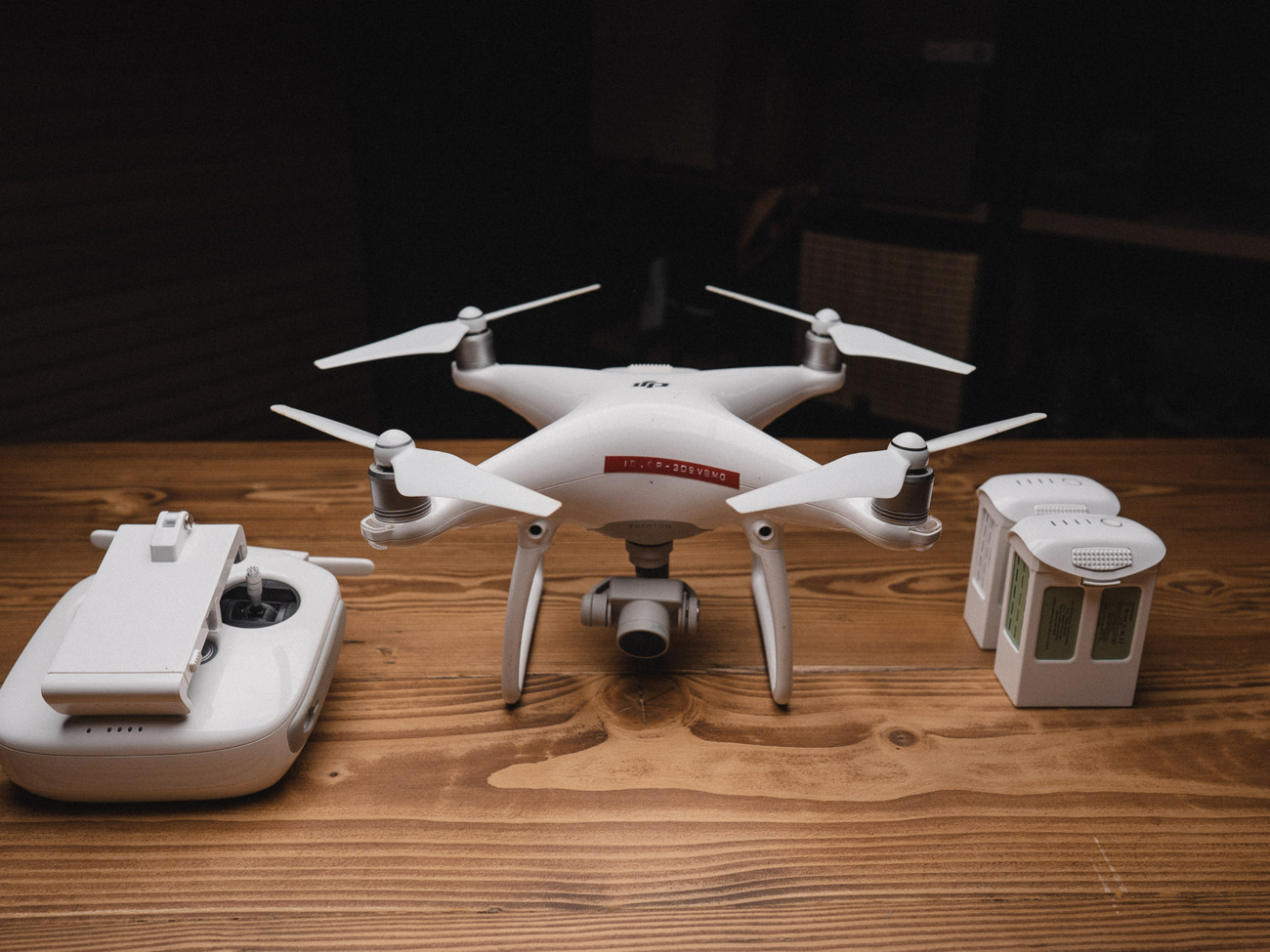Dji phantom 4 - drone and operator kit