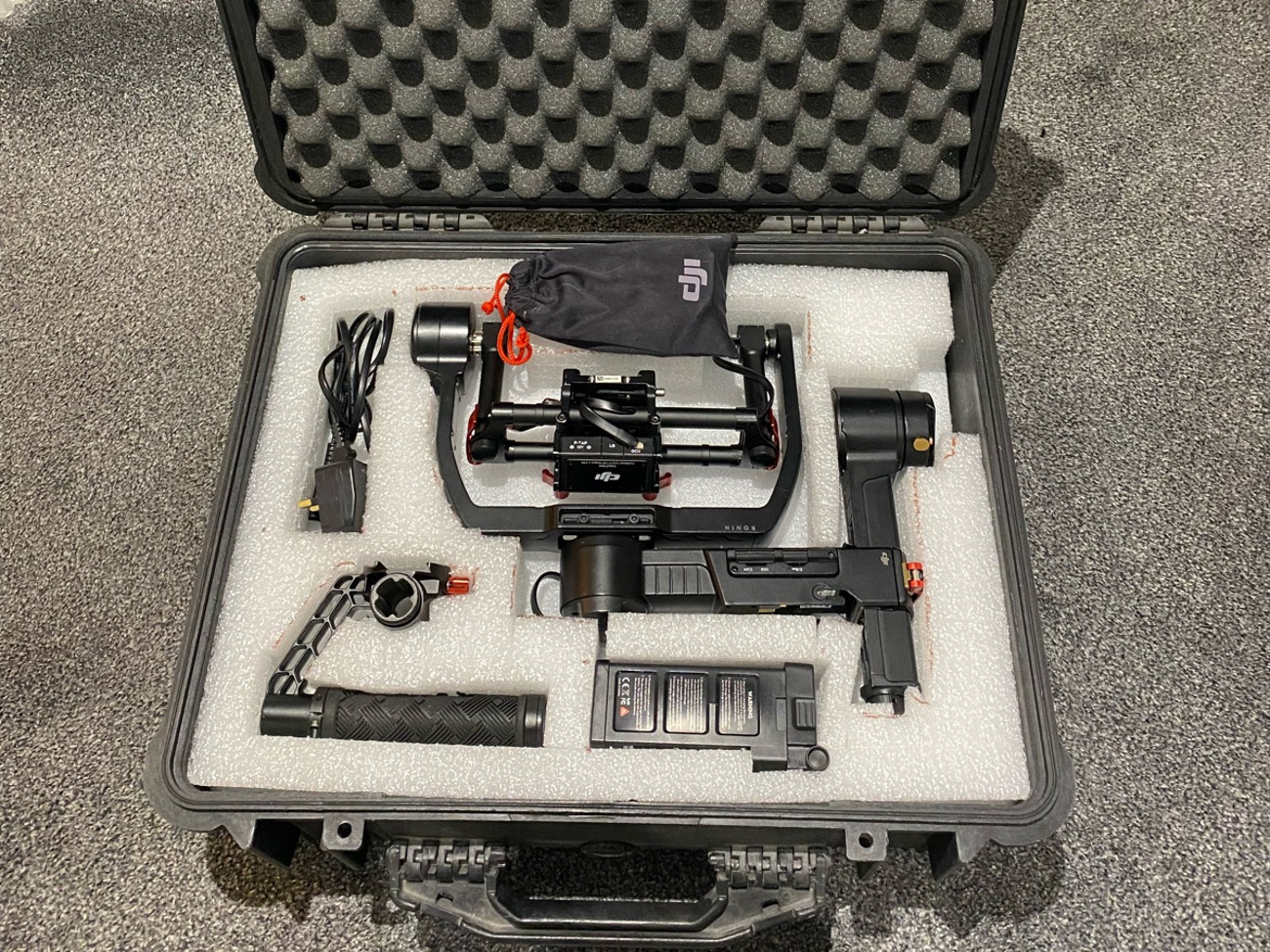 Dji ronin m (battery, hardcase, grips)