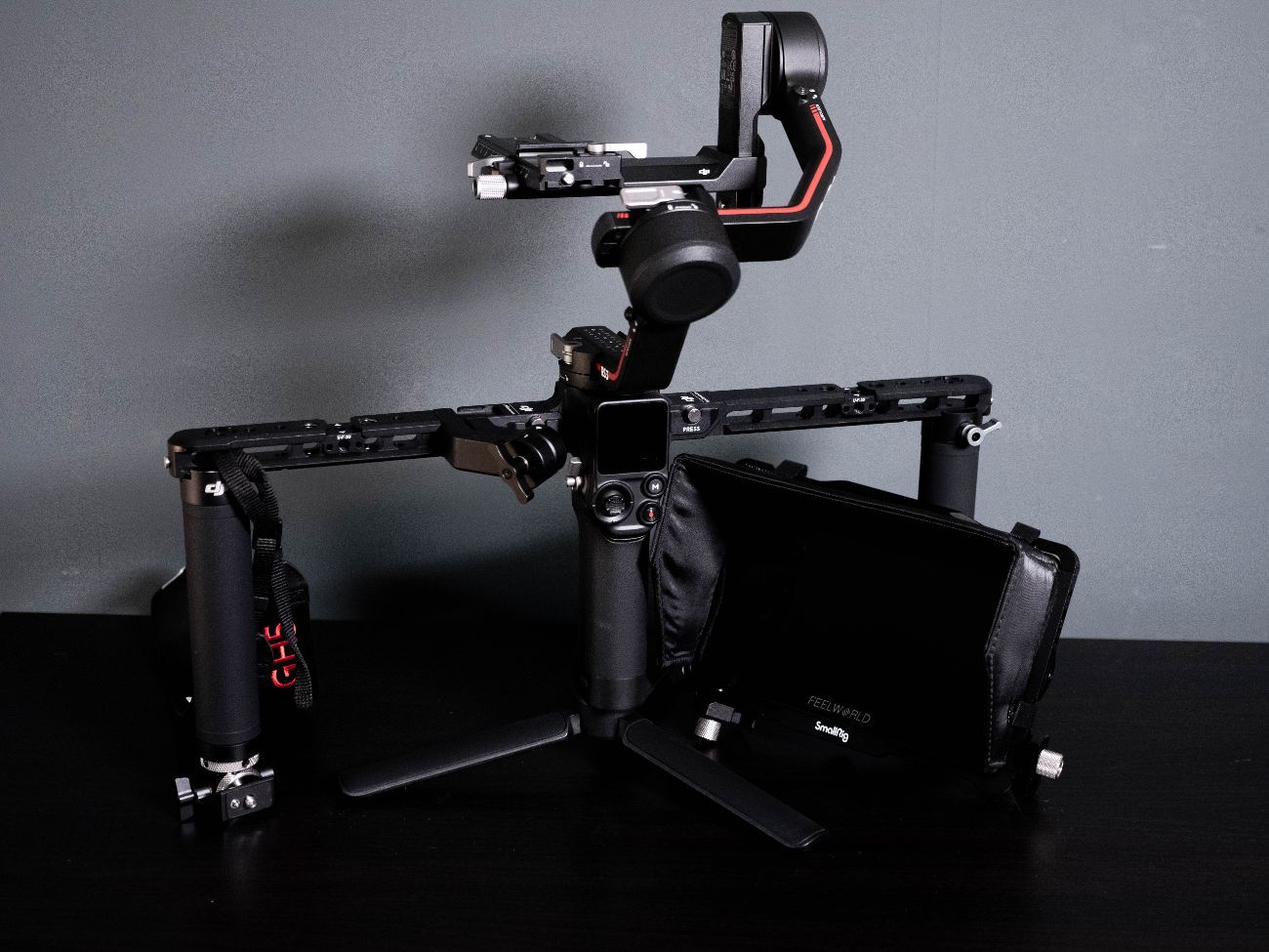 Dji ronin rs3 + camera monitor - latest gimbal from dji