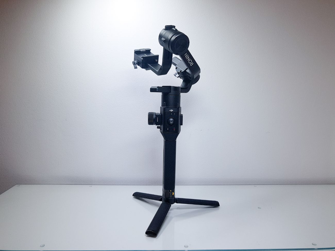 Dji ronin s camera stabilizer 3-axis gimbal
