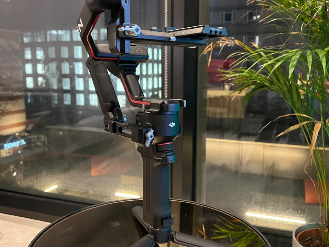 Dji rs3 gimbal stabilizer with briefcase arm