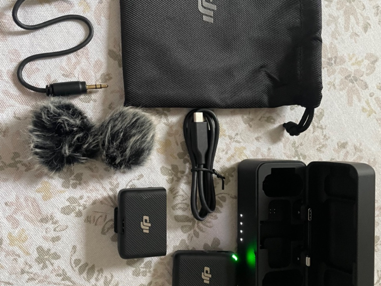 Dji wireless microphone with 2 lavel microphones on demand