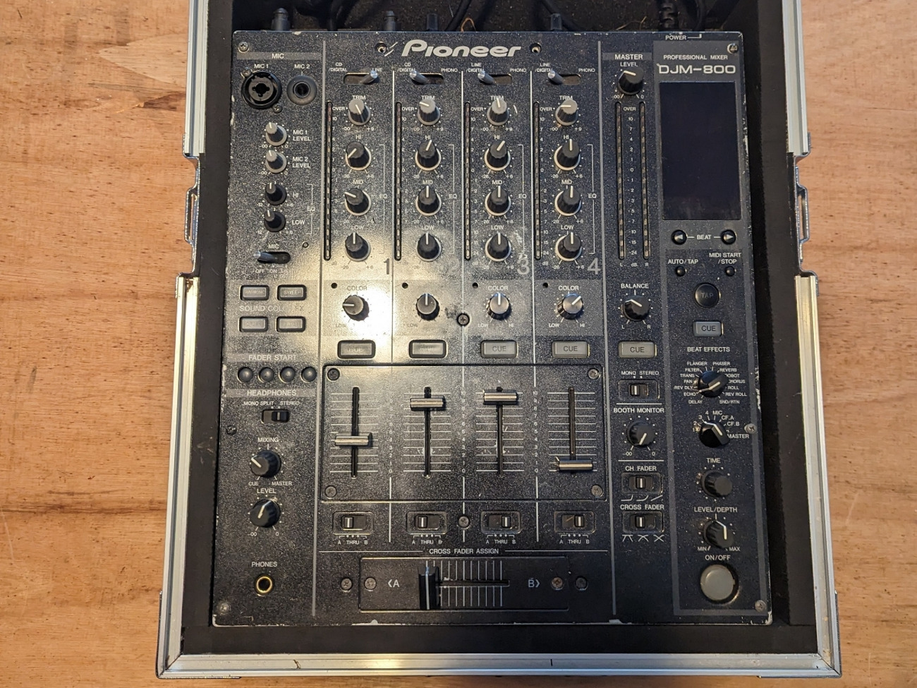 Djm 800 mixer