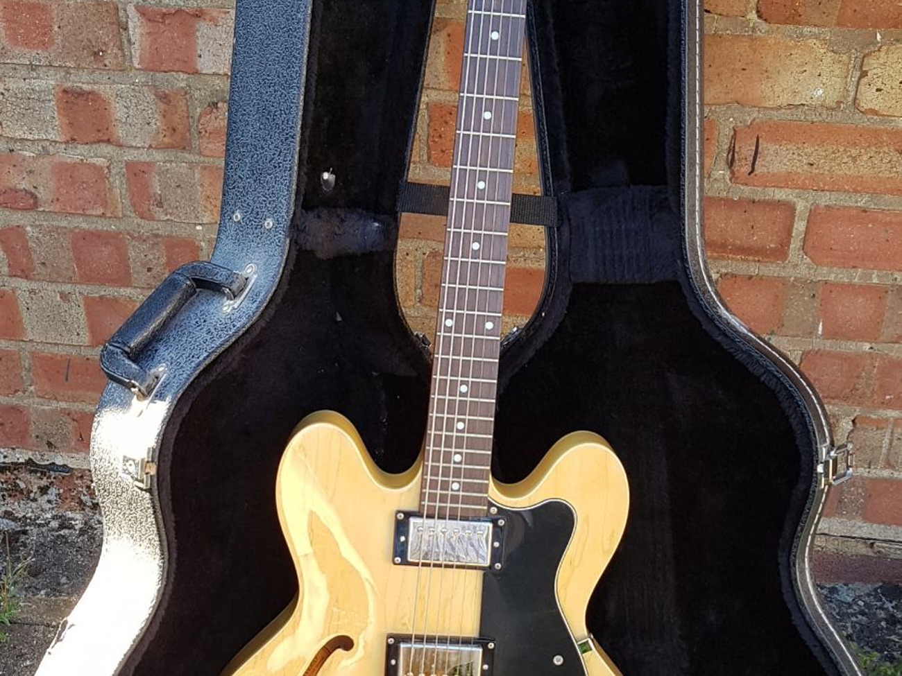 Dot epiphone with genuine gibson humbucker pickups