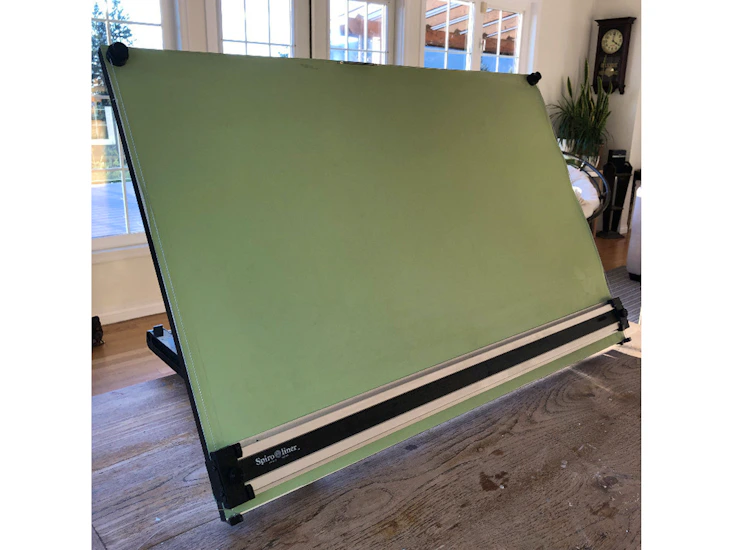 Drawing/drafting board