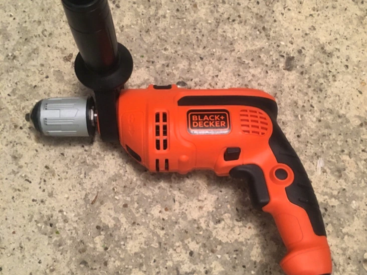 Drill black and decker